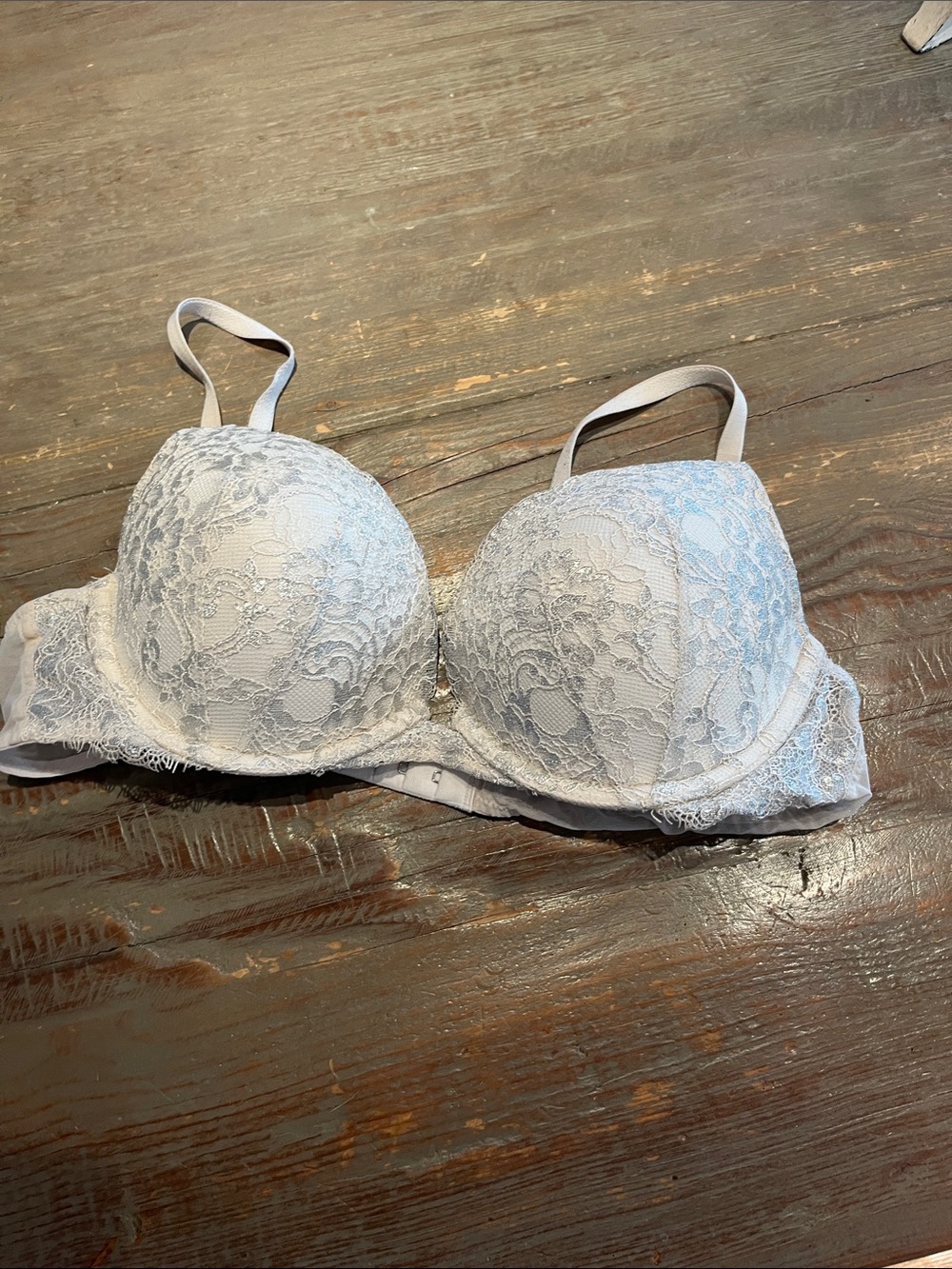 White Lace Push-Up Bra with Light Padding - Women's Intimates